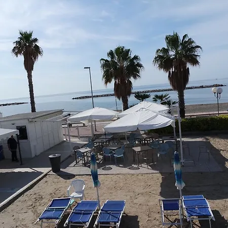 圣吉尤瑟佩别墅酒店 3* 圣巴特罗摩艾美尔